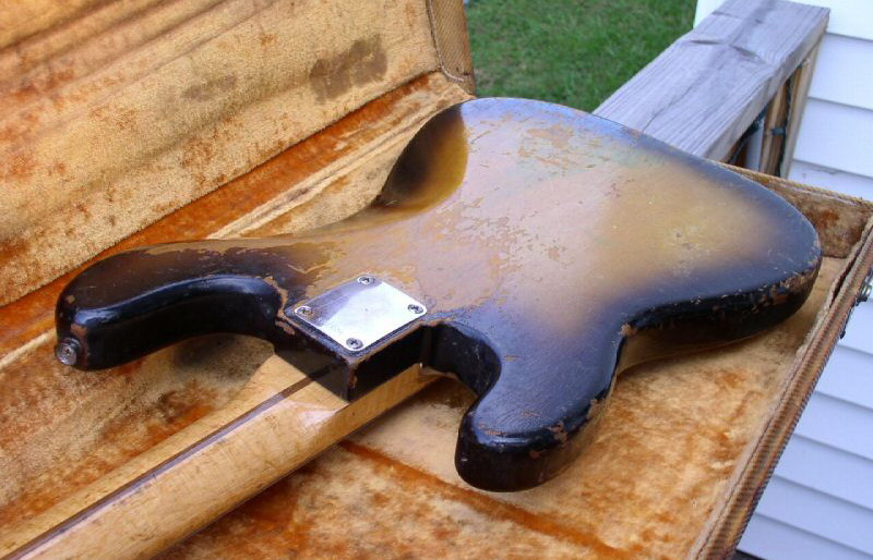 Fender Precision Bass 1958 Vintage Guitar 4.jpg